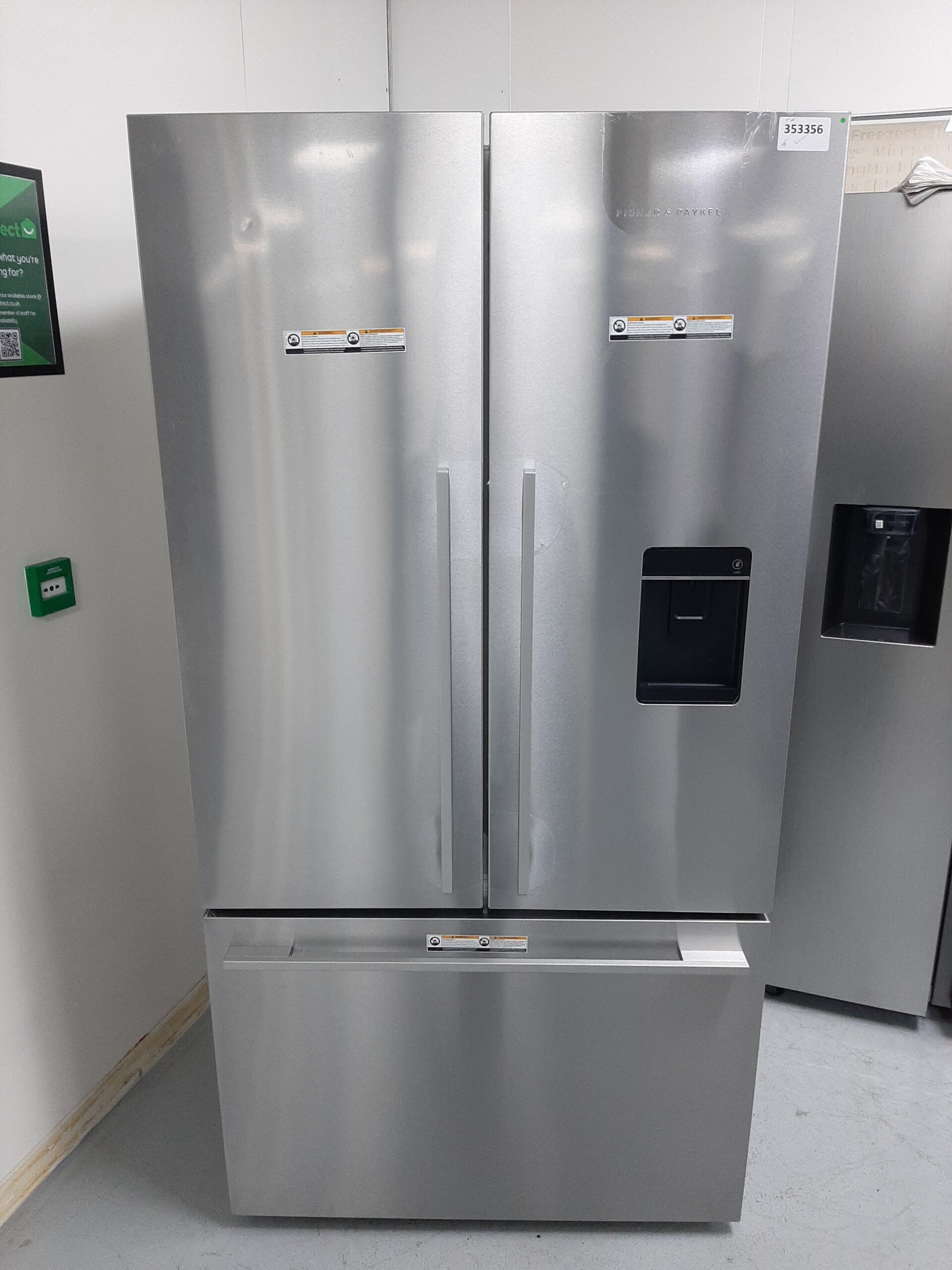 Fisher & Paykel RF540ADUX5 Plumbed Total No Frost American Fridge ...