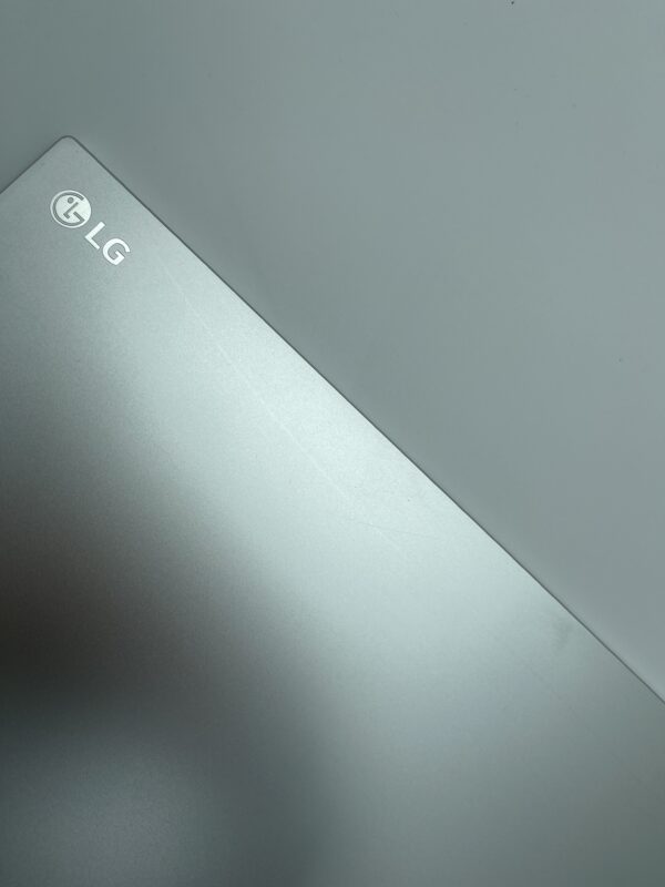 LG gram +VIEW 16 Portable Monitor - 16MQ70